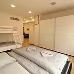 Corner شقة